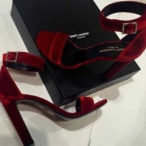 Meet your Posher, Simone